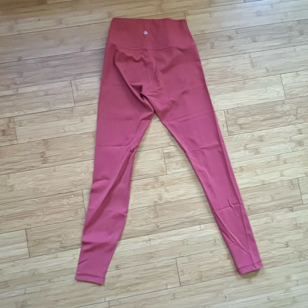 Lululemon Wunder Under 25” Size 6 - Picture 2 of 3